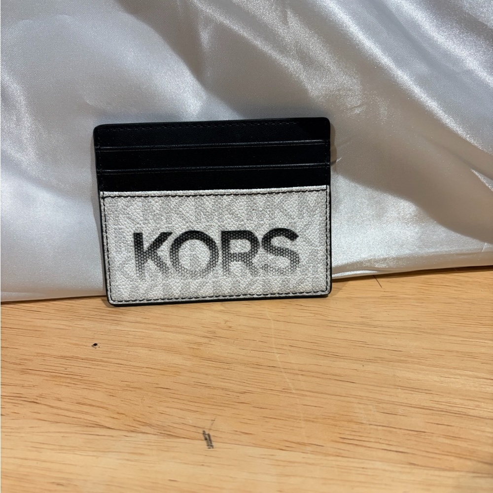 Michael Kors NEW without tag Logo Tall Card Holder